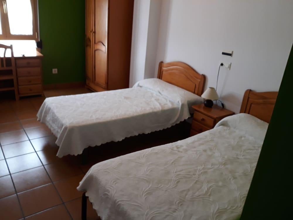 Hostal Ardoi Zizur Mayor Exterior photo